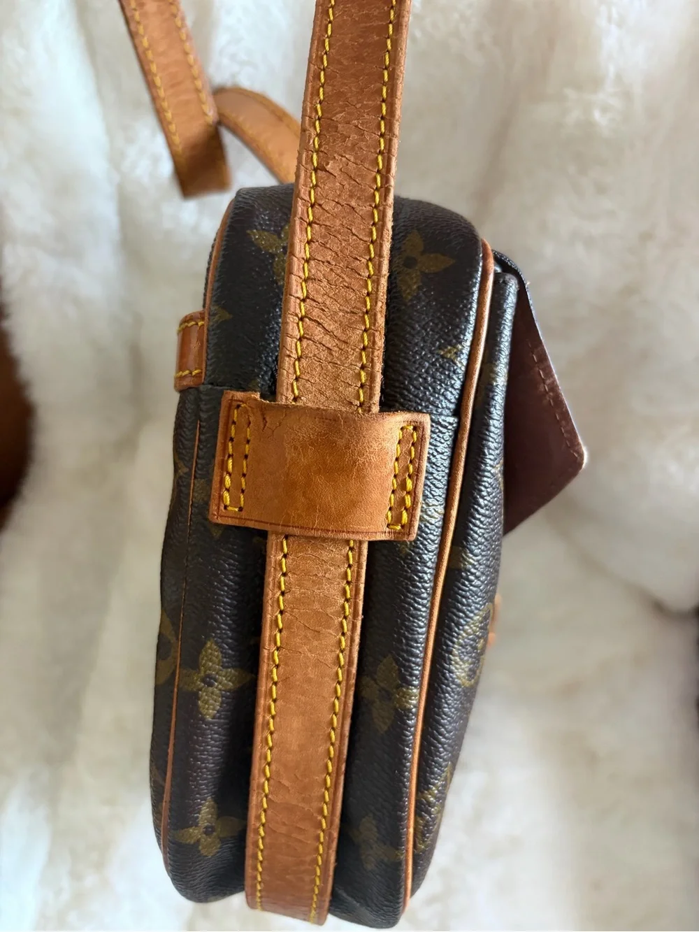 Louis Vuitton Monogram Jeune Fille GM crossbody